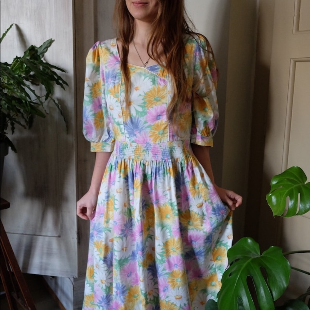 Vintage Floral Day Dress / Dirndl with Smocked Waist
